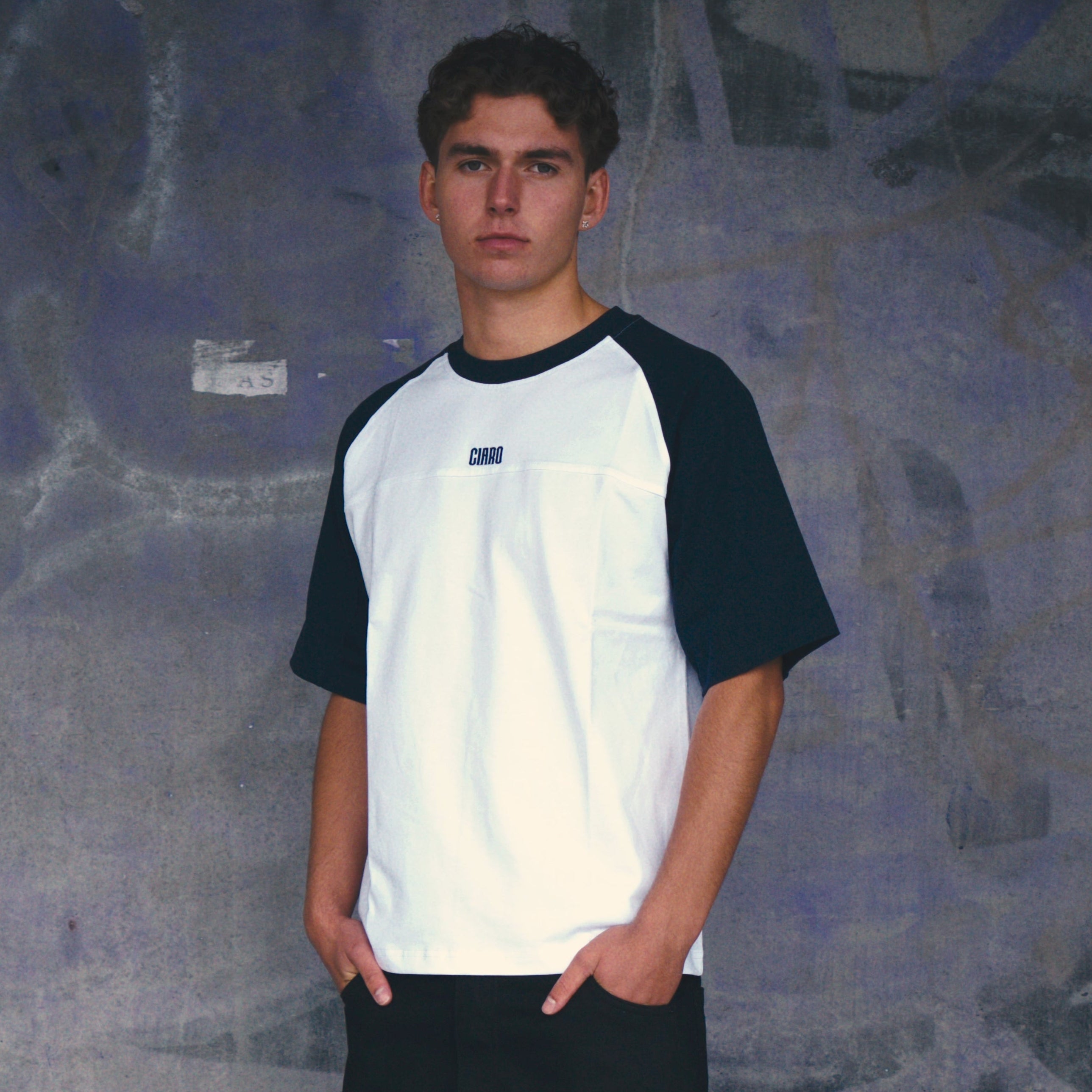 RAGLAN T-SHIRT